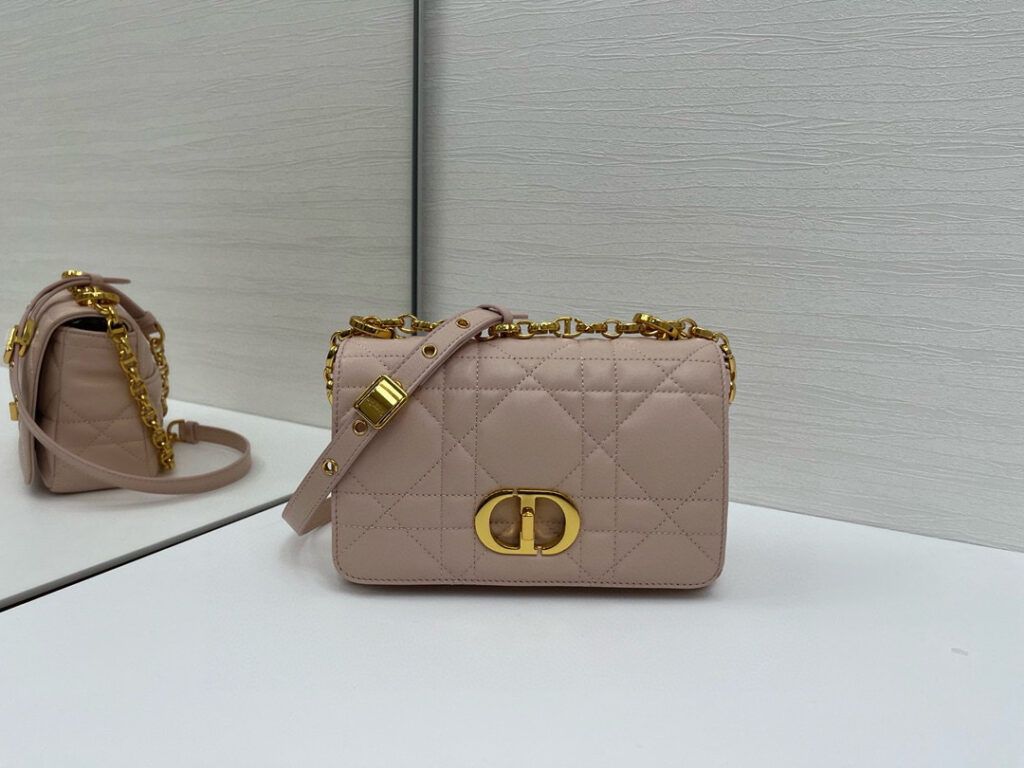 ディオール「Dior」Soft Dior Caroショルダーバッグ