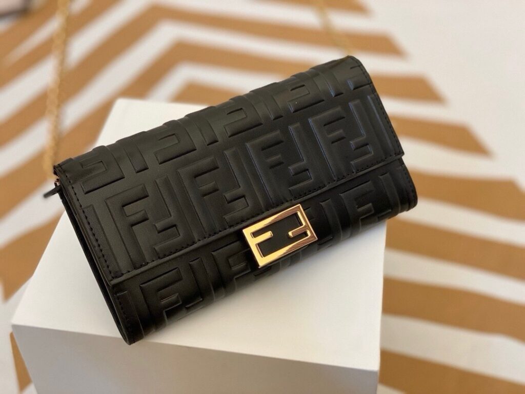 フェンディ「Fendi」FF柄クロスボディバッグ