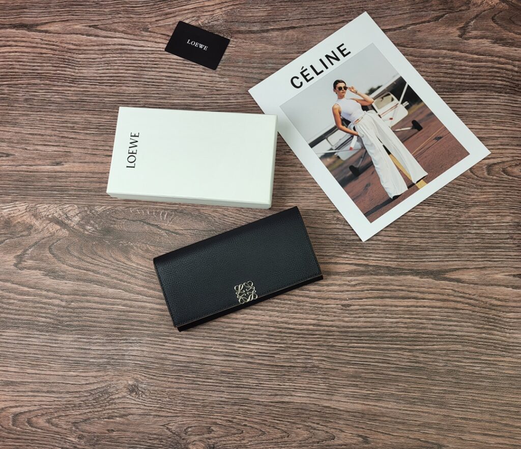 ロエベ「LOEWE」アナグラム コンティネンタル ウォレット 5色