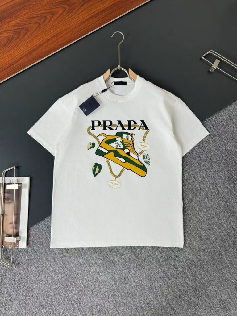 プラダ Prada クラシックロゴ クルーネックTシャツ