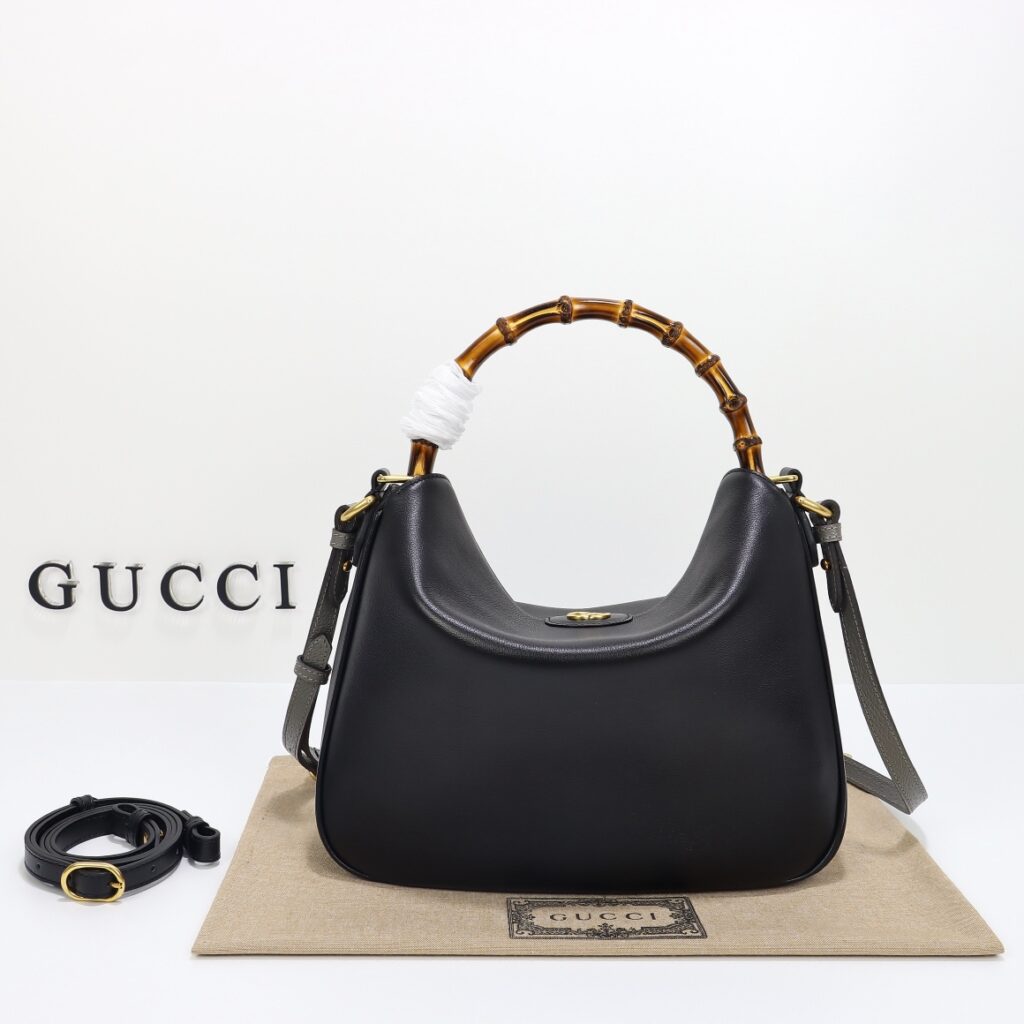グッチ〔ダイアナ〕ミディアム ショルダーバッグ「Diana Bag」