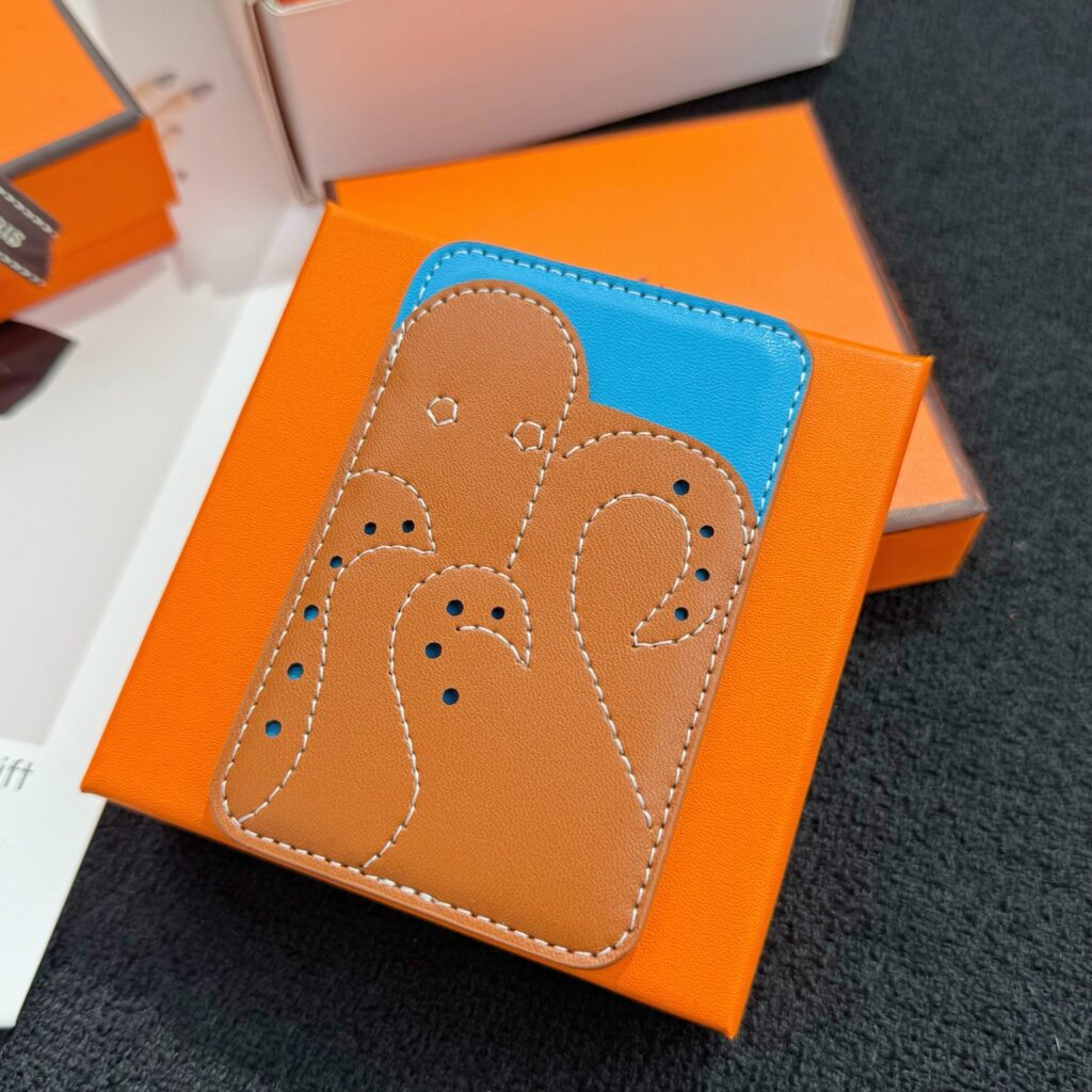 【限定新入荷】エルメス Cheval MagSafe 本革カードケース「12 シリーズ以降全 iPhone 対応」