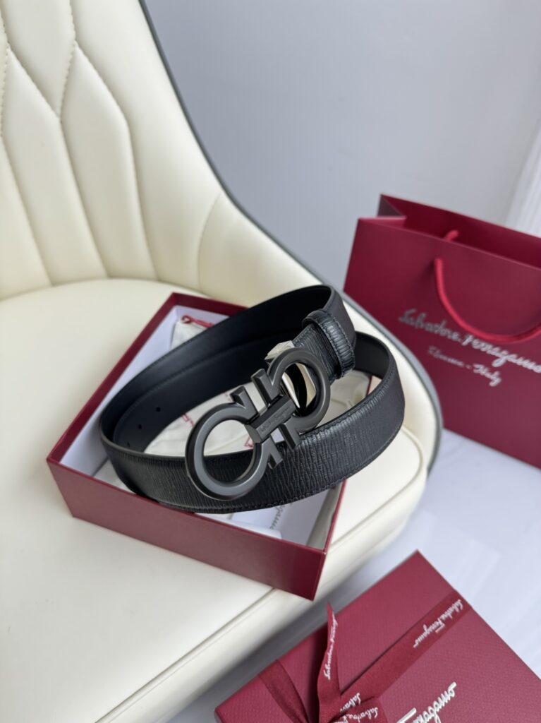 【新規倉庫入り】Salvatore Ferragamo 職人仕上げ高級ベルト「全長約 100cm」