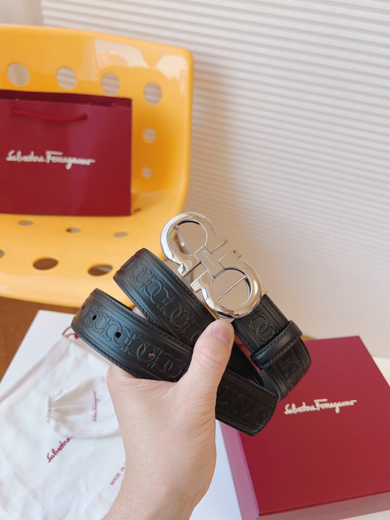【新規倉庫入り】Salvatore Ferragamo 職人仕上げ高級ベルト「全長約 100cm」