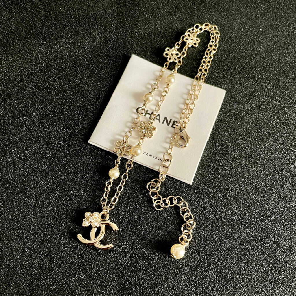 シャネル「Chanel」パール＆ダブルCネックレス