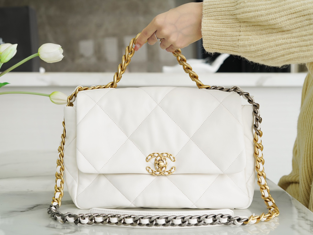 シャネル「Chanel」 ヴィンテージ ホワイトレザー クラシックフラップ
