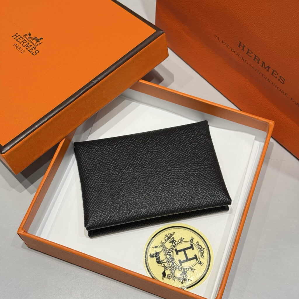 【限定新入荷】エルメス Calvi Duo 二層仕様カードケース「薄型収納」