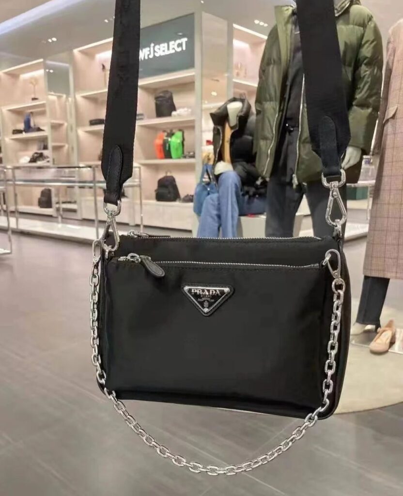 プラダ「Prada」トリプルコンバーチブル ホボバッグ