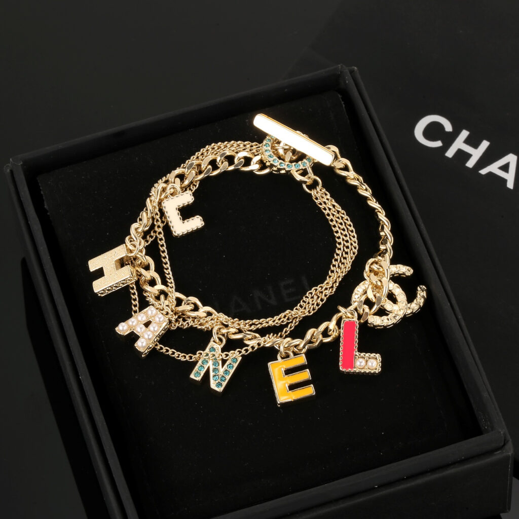 シャネル「Chanel」カラードロップ＆レターシルエット ブレスレット ブレスレット