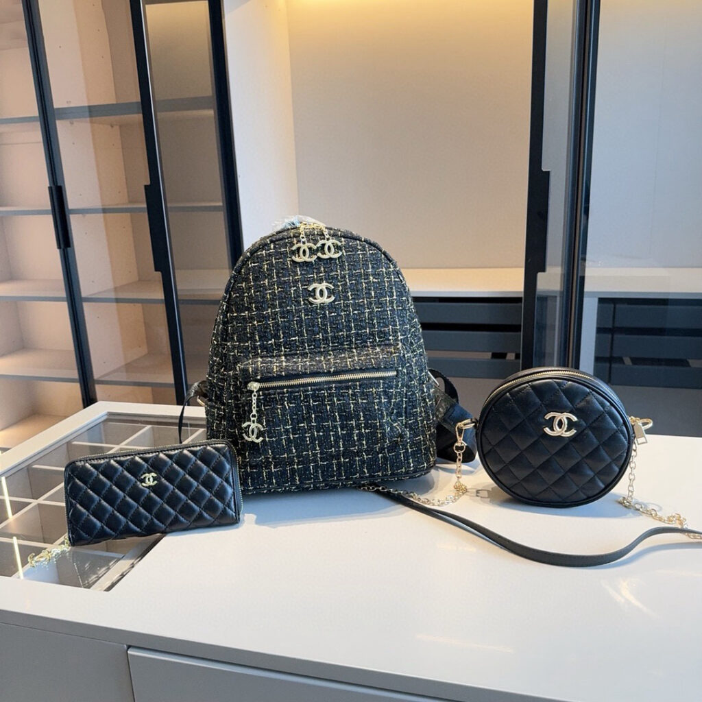「シャネル」CHANEL 3 点セット バックパック＋ラウンドバッグ＋財布