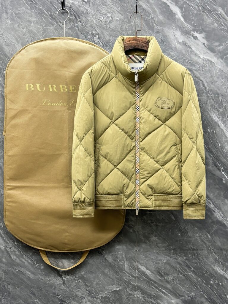バーバリー「Burberry」秋冬メンズスタンドカラー薄手ダウンジャケット