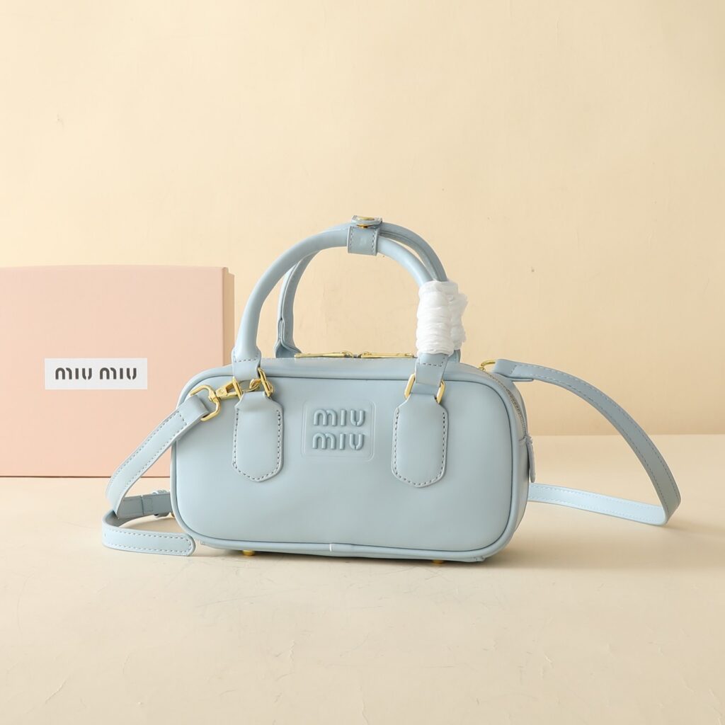 ミュウミュウ アルカディ レザー レギュラー/ラージバッグ「Arcadie Bag」