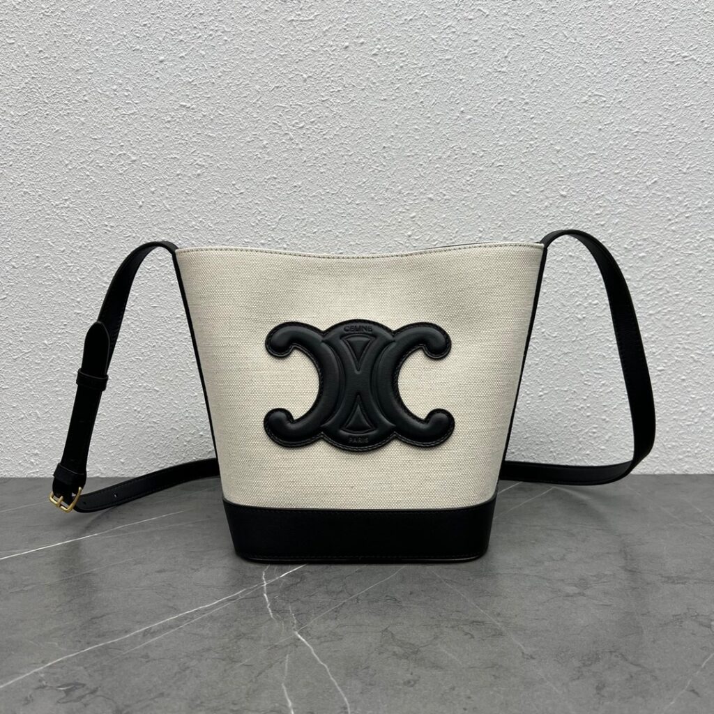 セリーヌ「Celine」2022 CUIR TRIOMPHE バケットバッグ