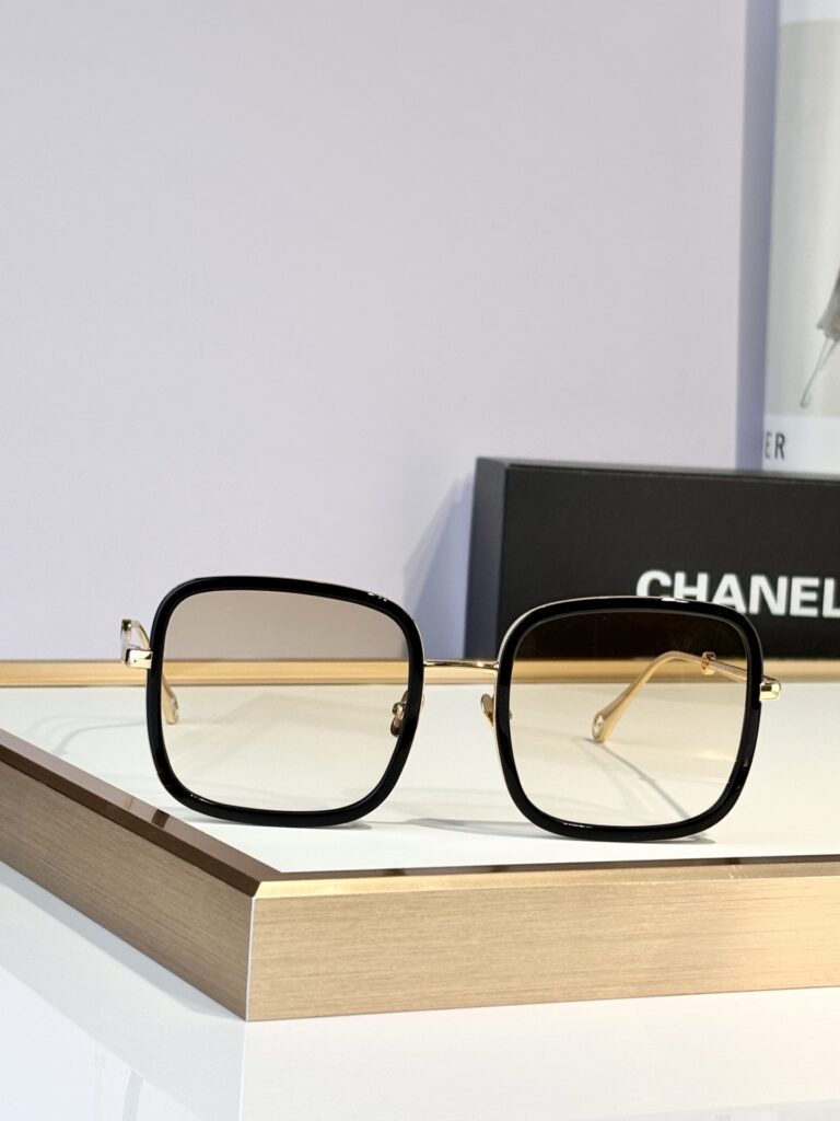 【新作到着】Chanel ハイセンスデザインサングラス「遮光レンズ搭載」