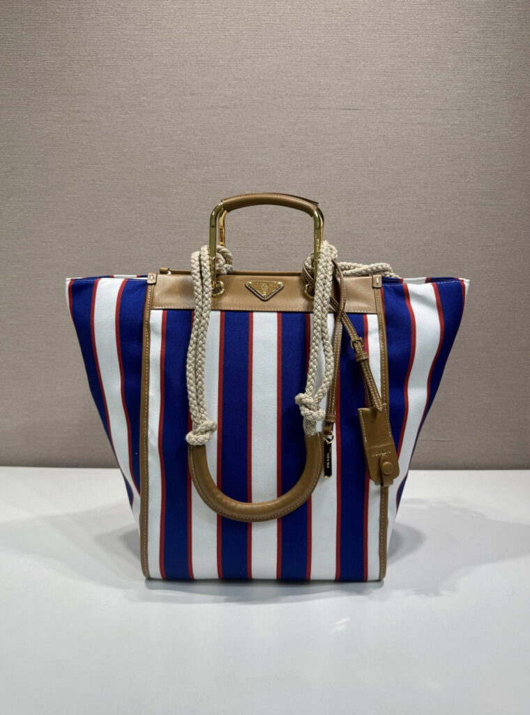 プラダ「Prada」キャンバス＆ストライプトートバッグ