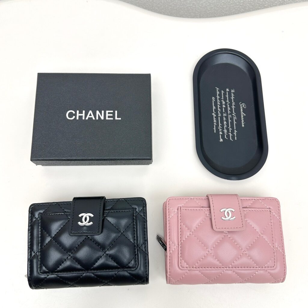 シャネル「Chanel」財布 多機能な小さな財布!