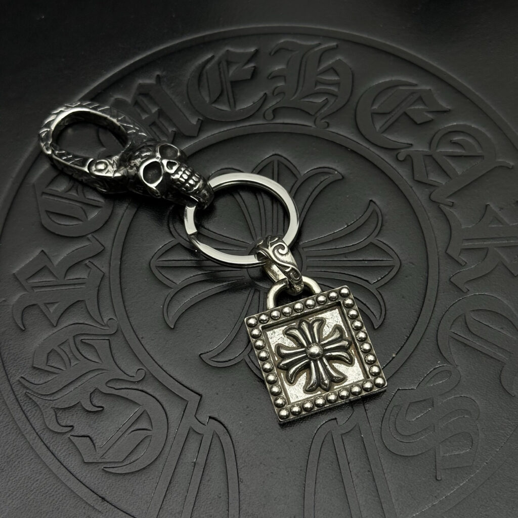クロムハーツ「Chrome Hearts」キーホルダー＆バッグチャーム - トレンドシンボル