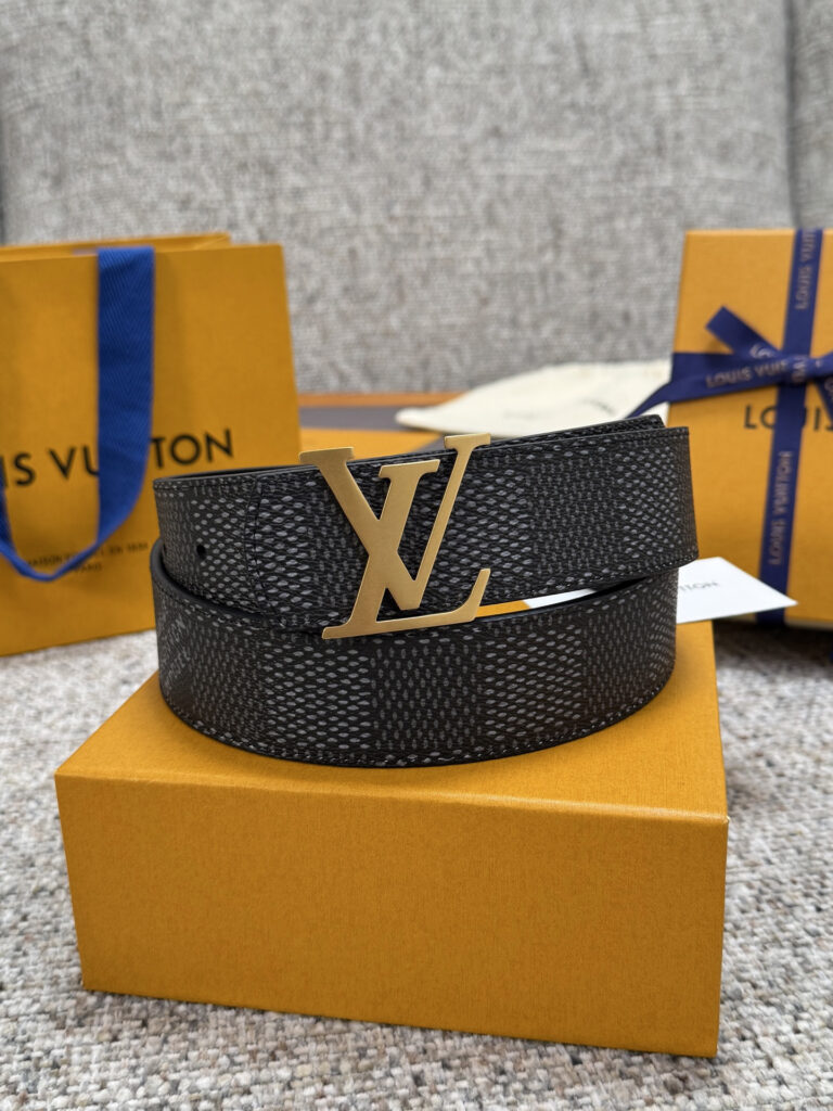 【新商品入荷】Louis Vuitton クラシックハイクオリティベルト「全長約 100cm」