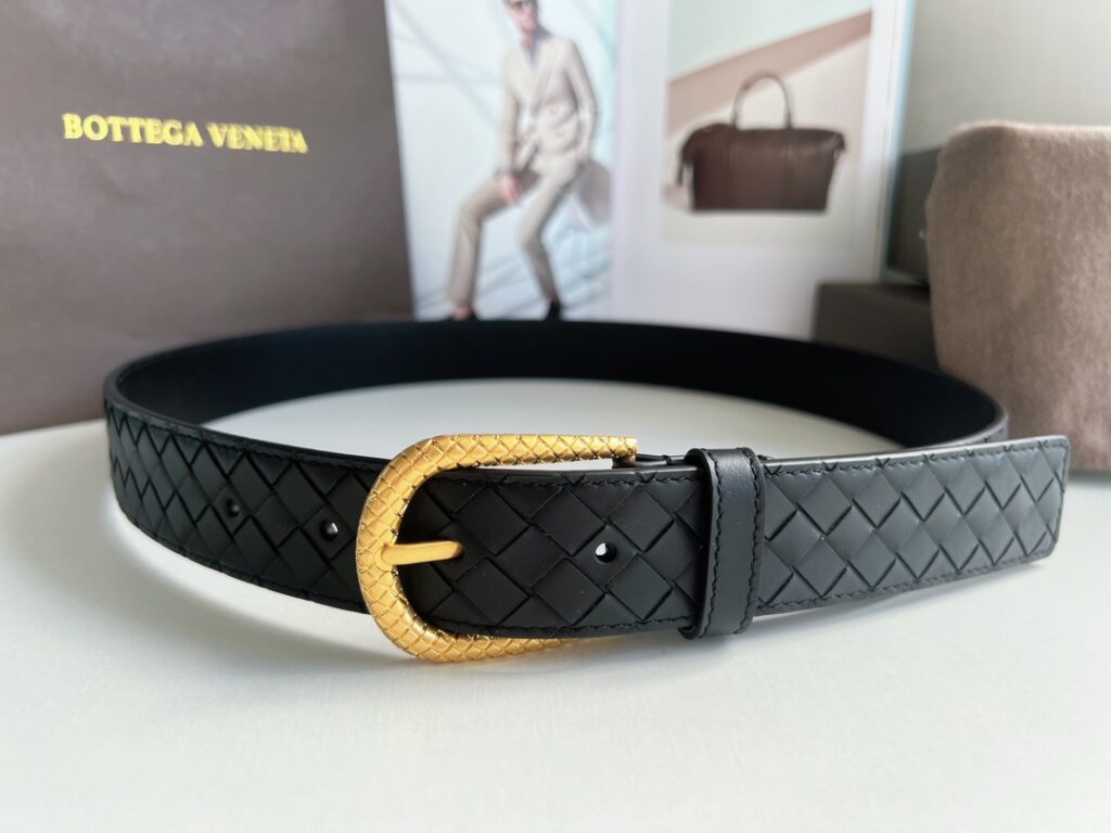 【ブランド品入庫】Bottega Veneta 上質素材ラグジュアリーベルト「全長約 100cm」