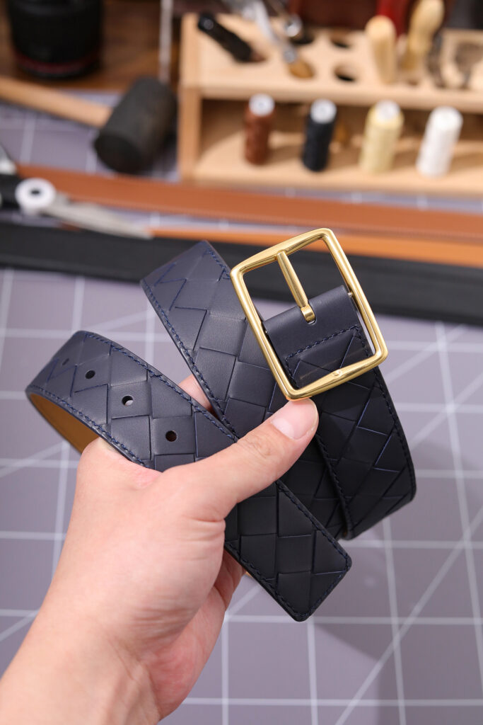 【ブランド品入庫】Bottega Veneta 上質素材ラグジュアリーベルト「全長約 100cm」