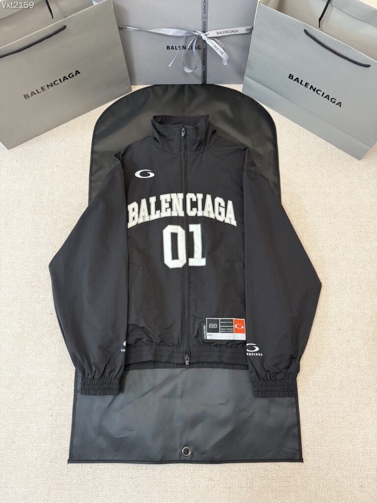 バレンシアガ「Balenciaga」‌バスケットボールコレクション 01 スポーツジャケット