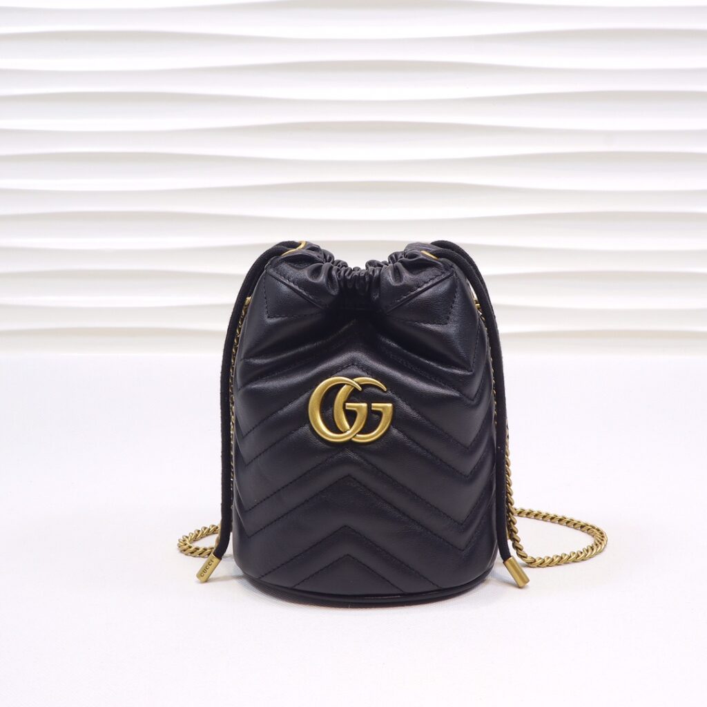 グッチ〔GGマーモント〕スモール バケットバッグ「GG Marmont Bag」