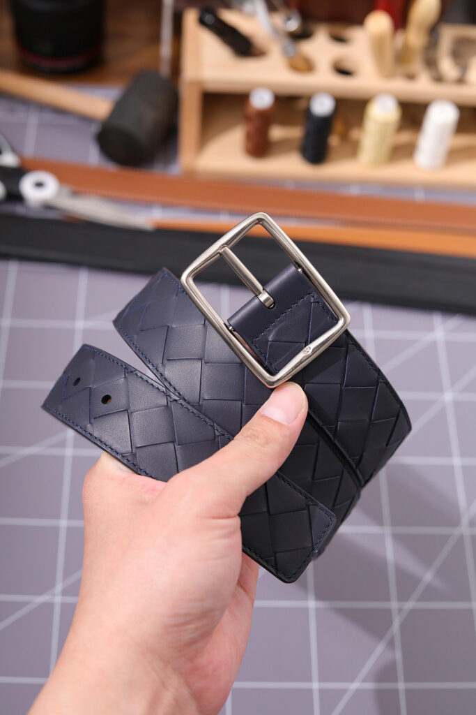 【ブランド品入庫】Bottega Veneta 上質素材ラグジュアリーベルト「全長約 100cm」
