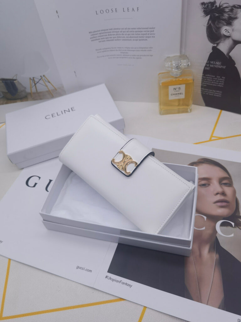 セリーヌ「Celine」VICTOIRE ラージサイズウォレット