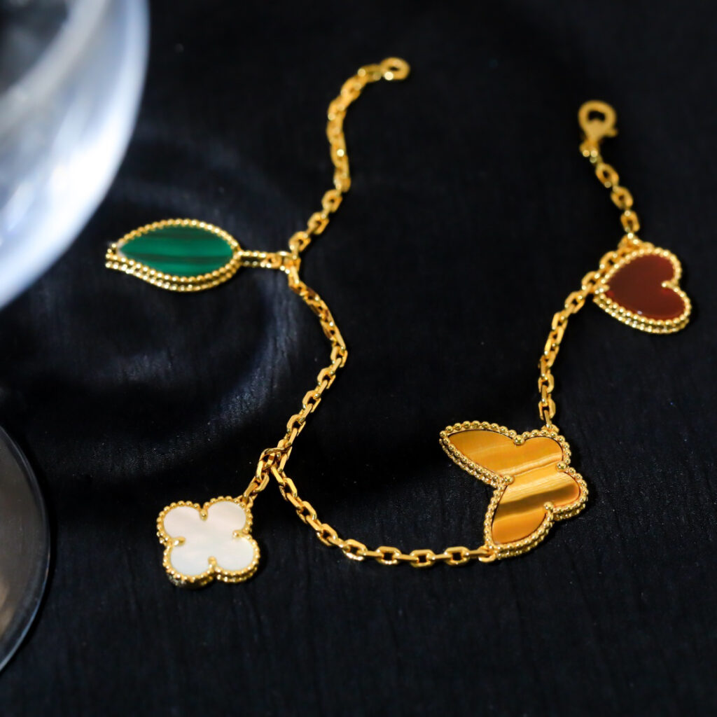 ヴァン クリーフ&アーペル「Van Cleef & Arpels」 Lucky Alhambra 18Kゴールド フラワー ブレスレット19cm