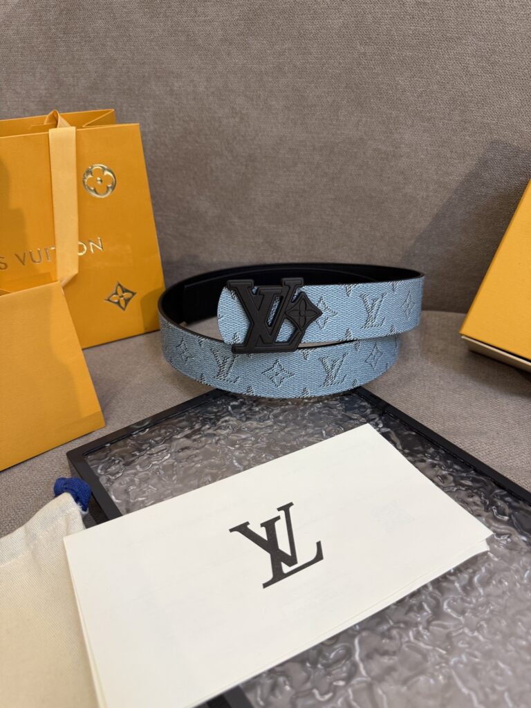 【日本未入荷】ルイヴィトン LV Dimension 両面使いベルト 40mm（全長約 100cm）