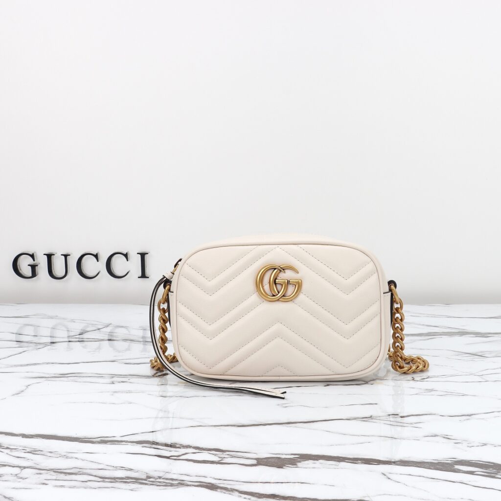 グッチ〔GGマーモント〕スモール カメラバッグ「GG Marmont Bag」