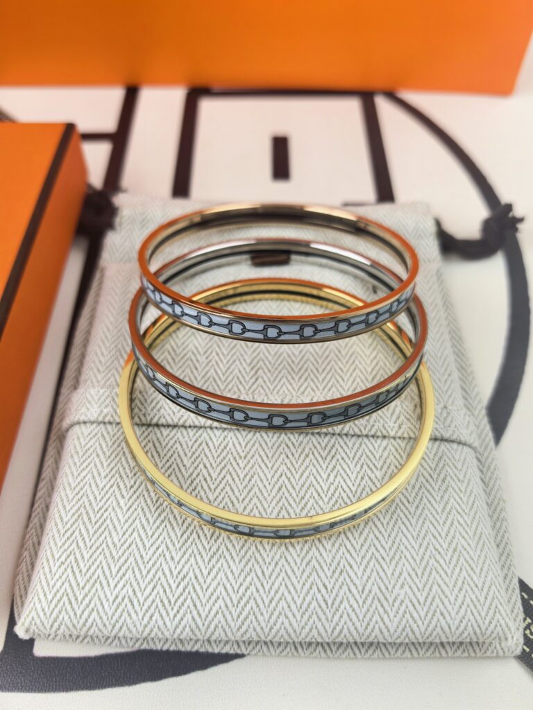 エルメス ブランドの象徴的なブレスレット