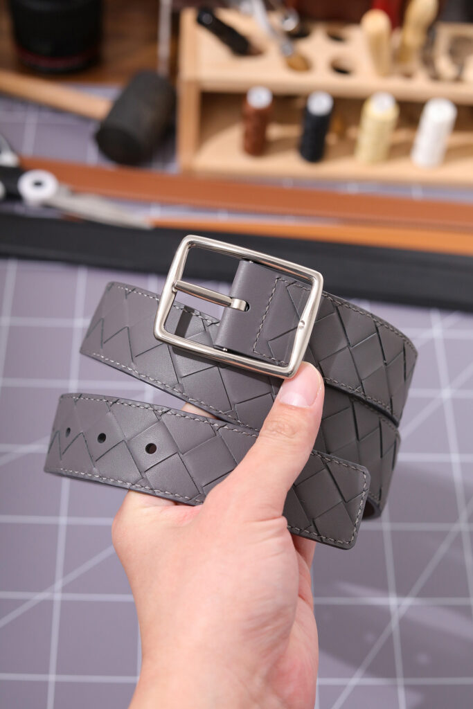 【ブランド品入庫】Bottega Veneta 上質素材ラグジュアリーベルト「全長約 100cm」