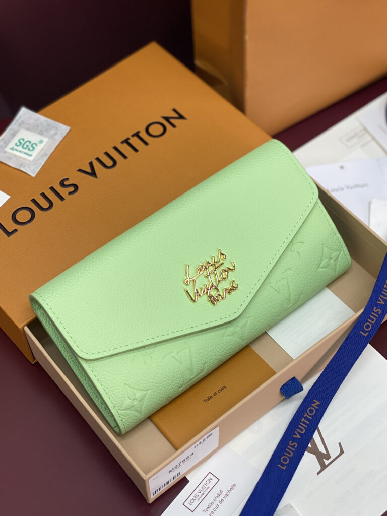 ルイ・ヴィトン スナップボタン長財布
