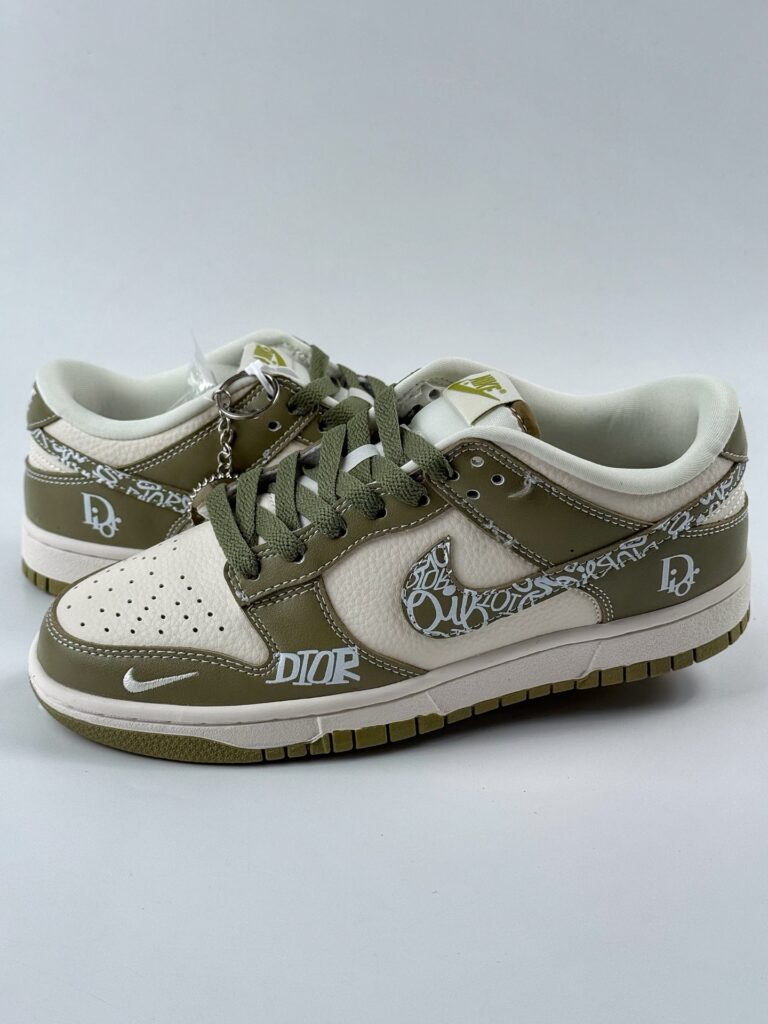 「コラボモデル」Nike SB Dunk Low x DIOR コラボレーション スケートボードシューズ