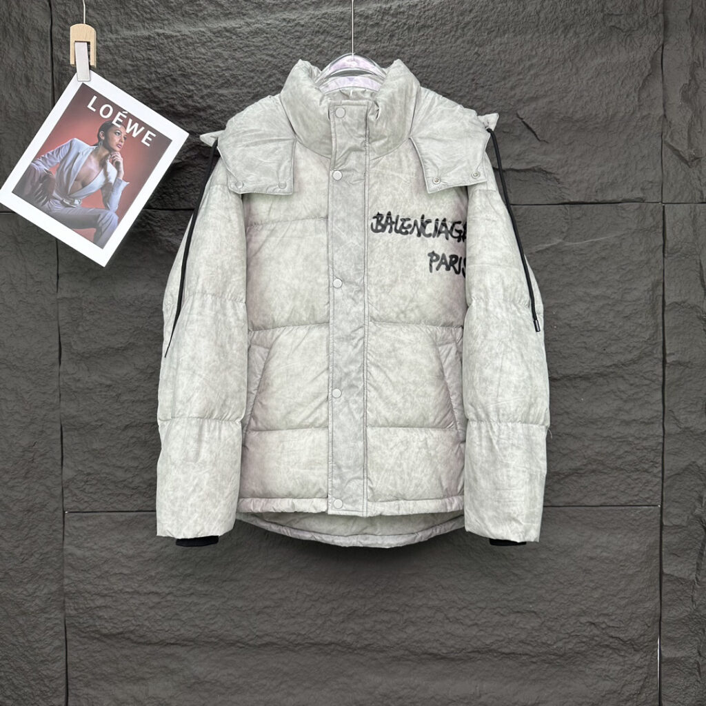 バレンシアガ「Balenciaga」2024秋冬最新ダウンジャケット