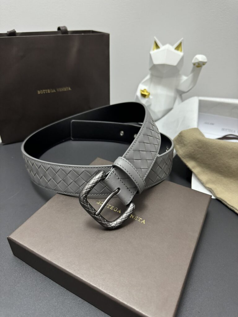 【ブランド品入庫】Bottega Veneta 上質素材ラグジュアリーベルト「全長約 100cm」