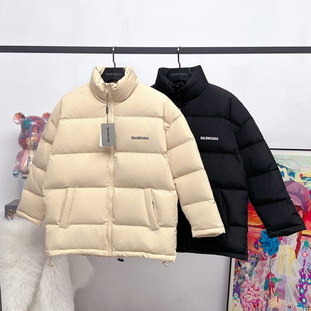 バレンシアガ「Balenciaga」‌ロックバックル刺繍デザイン 男女兼用ダウンジャケット
