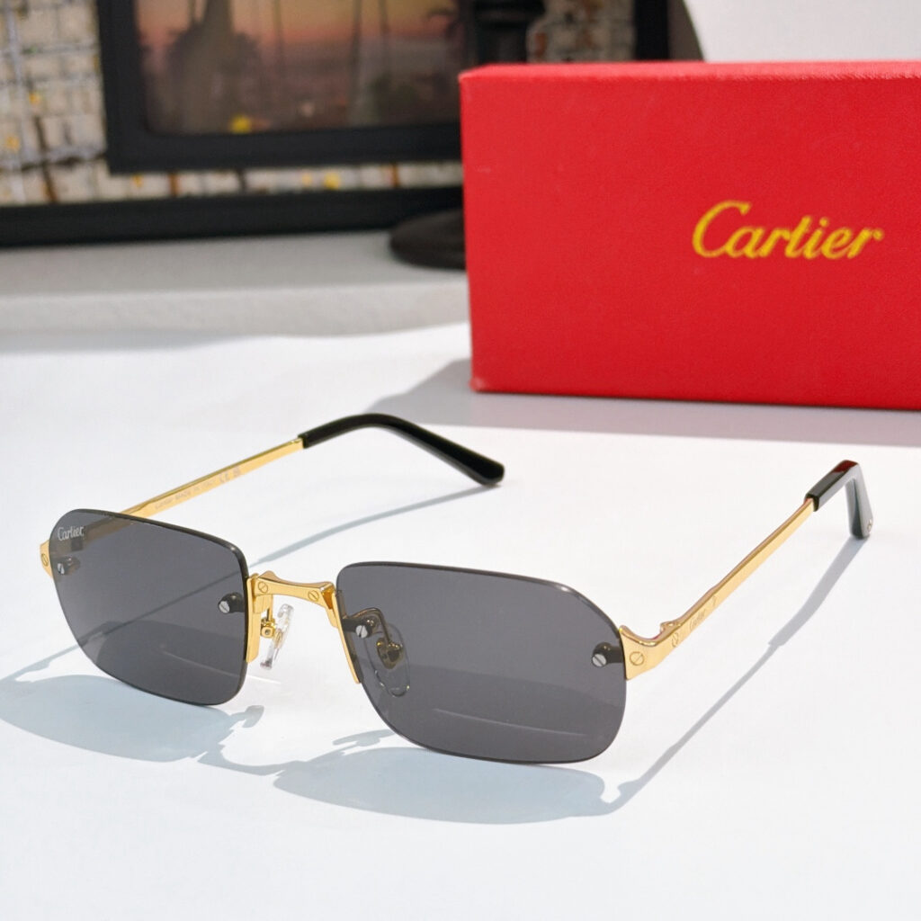 【高級品入庫】Cartier クラシカル貴族風サングラス「上質フレーム」