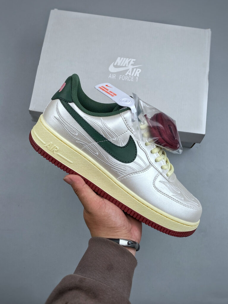 ナイキ エア フォース 1 トレンドスニーカー「Nike Air Force 1」