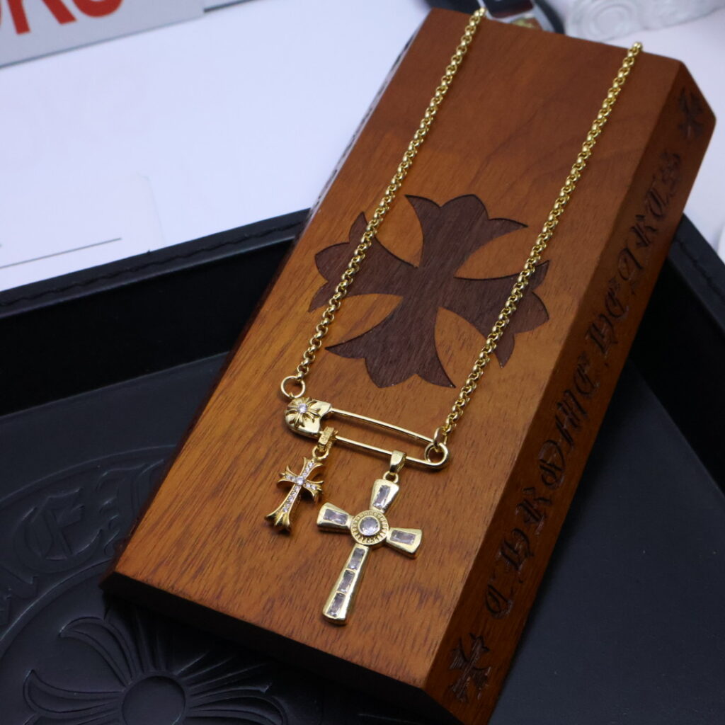 クロムハーツ「Chrome Hearts」チャームペンダント 2026