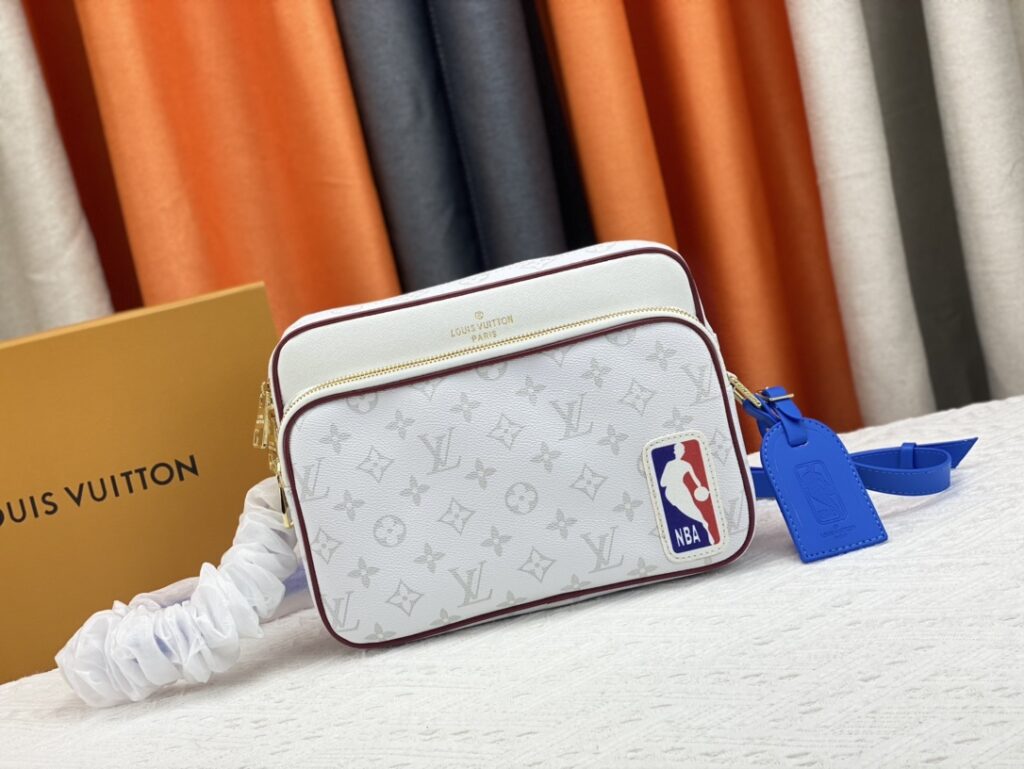 ルイ・ヴィトン「Louis Vuitton x NBA」Nil コラボメッセンジャーバッグ
