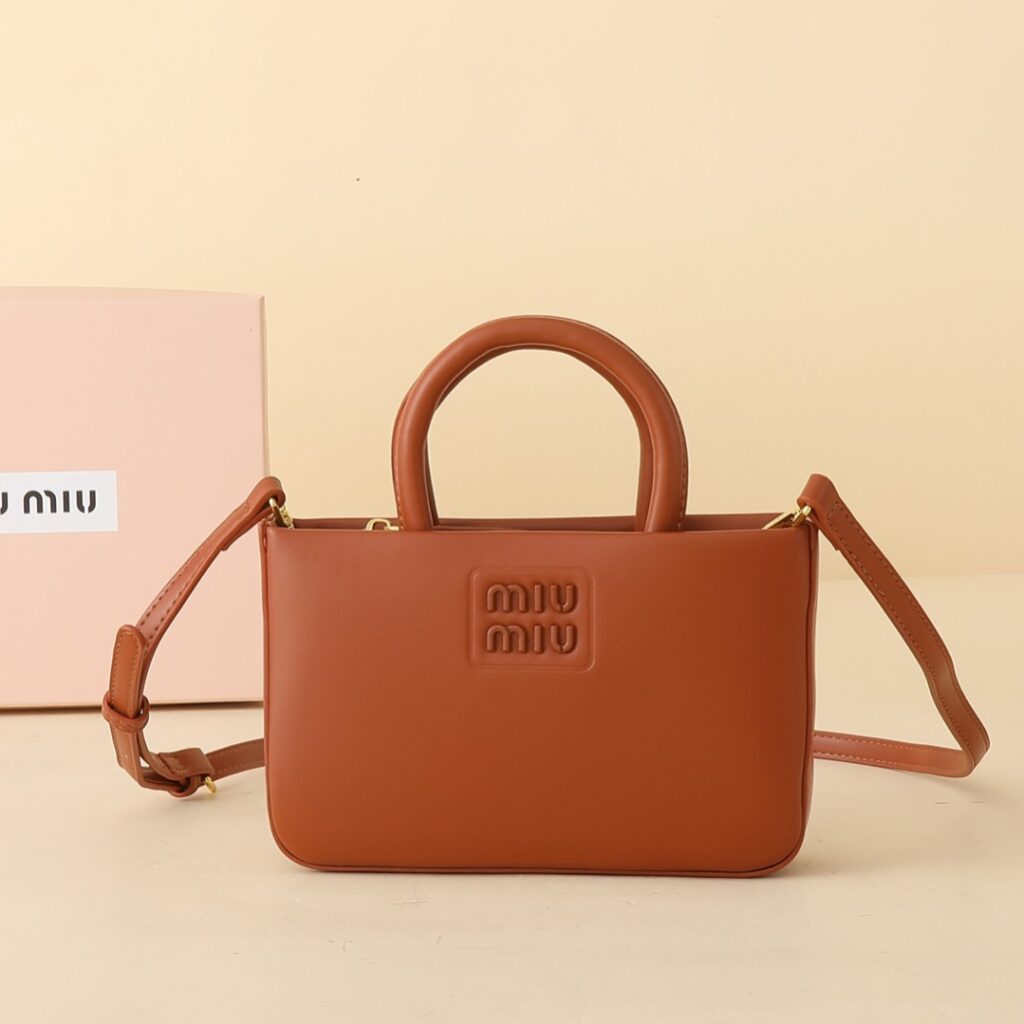 ミュウミュウ アルカディ トップハンドルバッグ「Arcadie Bag」