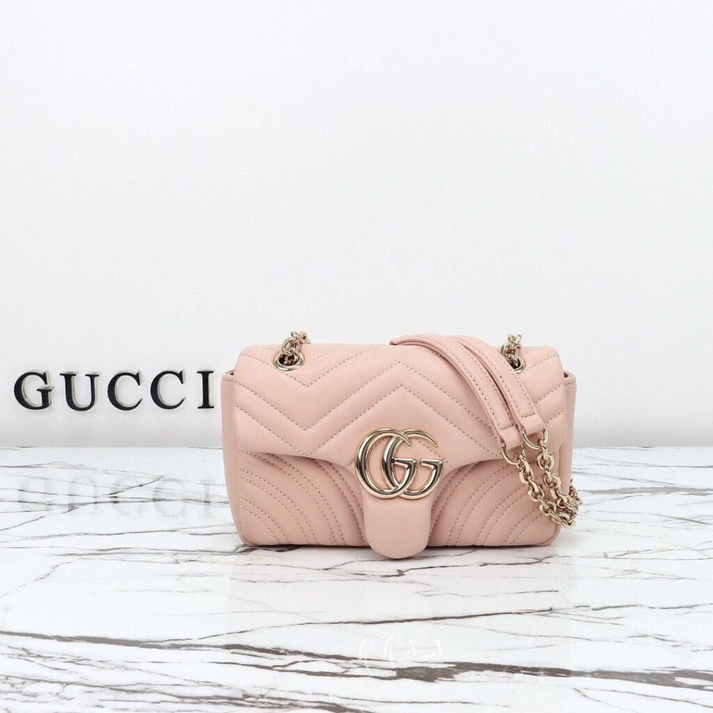 グッチ〔GGマーモント〕スモール ショルダーバッグ「GG Marmont Bag」