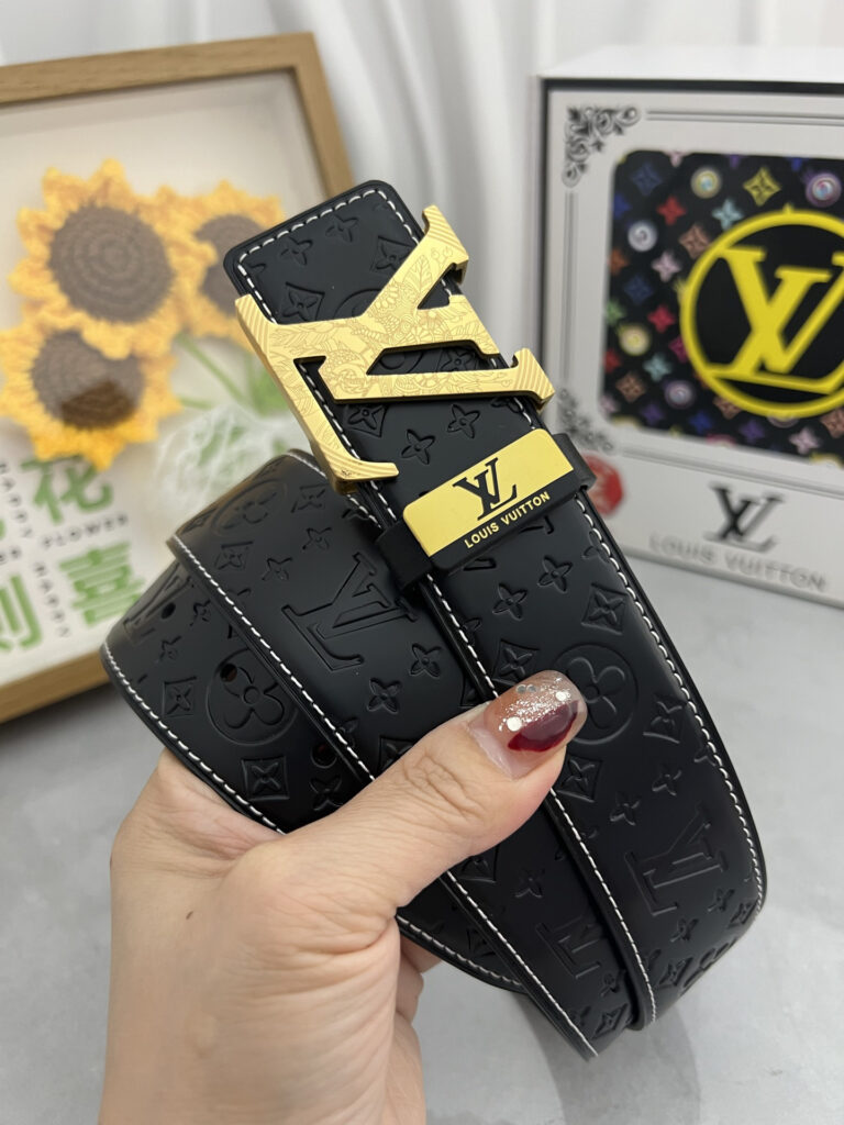 【新商品入荷】Louis Vuitton クラシックハイクオリティベルト「全長約 100cm」