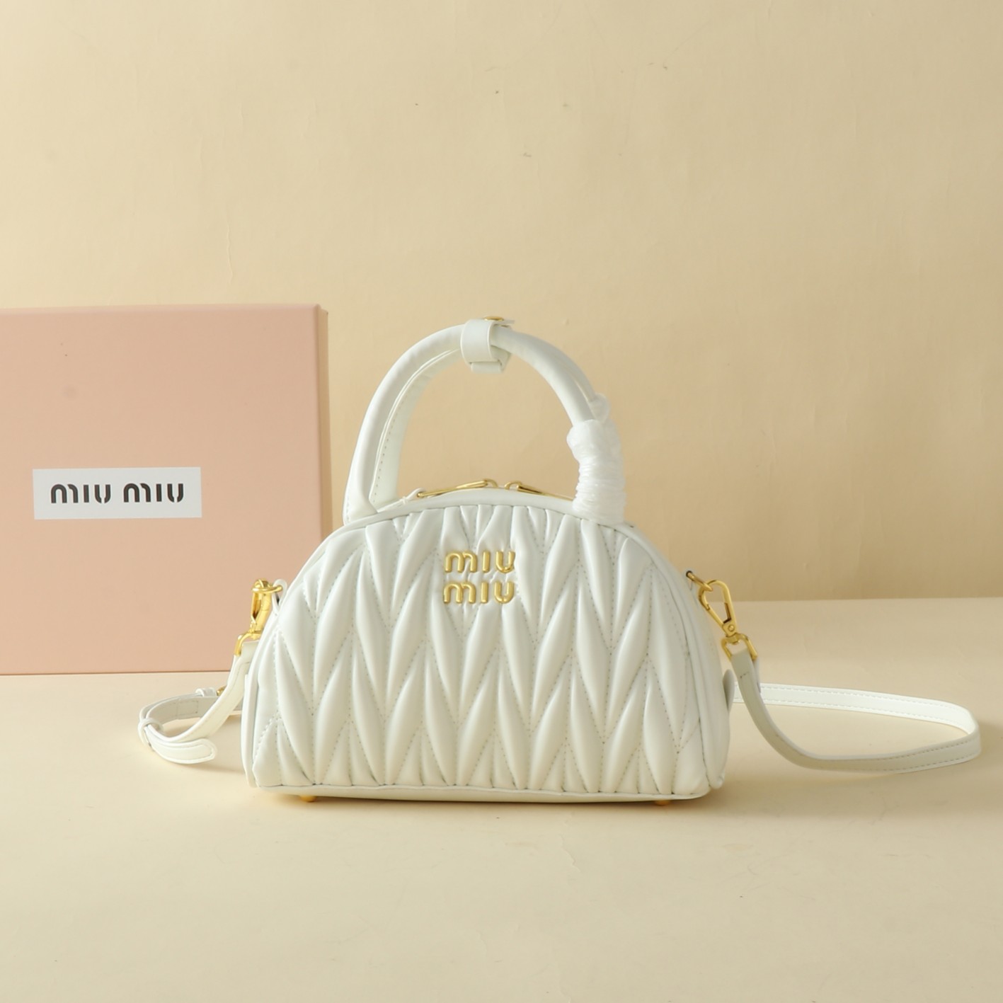 ミュウミュウ アバンチュール マテラッセレザー バッグ「Aventure Bag」