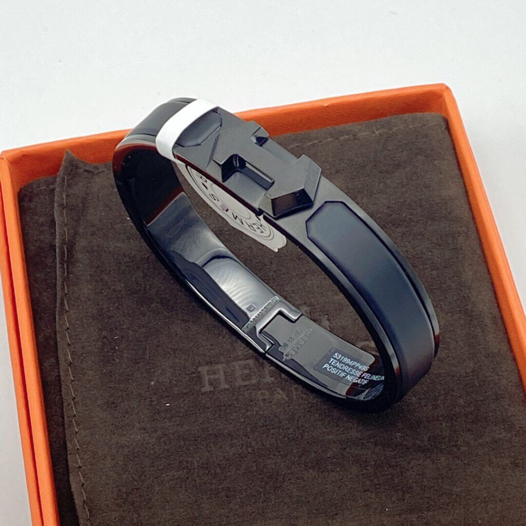 エルメス ブランドの象徴的なブレスレット