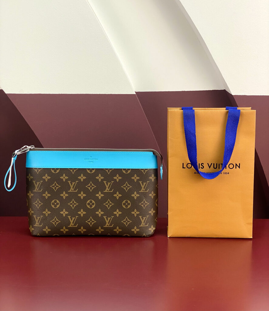 ルイ・ヴィトン「Louis Vuitton」ポシェット･ヴォワヤージュ スープル