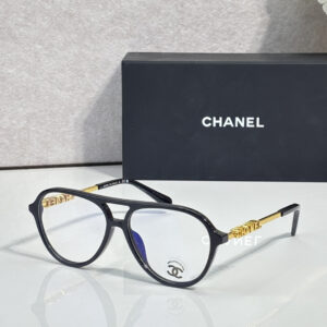 【新作到着】Chanel ハイセンスデザインサングラス「遮光レンズ搭載」
