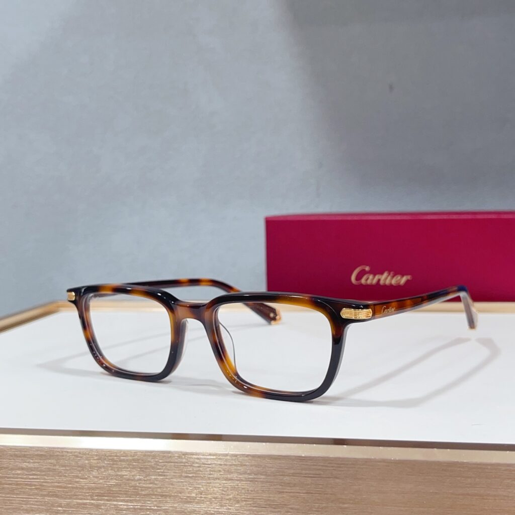 【高級品入庫】Cartier クラシカル貴族風サングラス「上質フレーム」